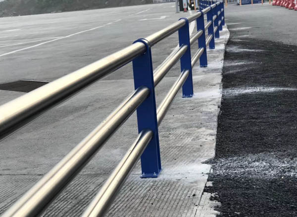 不銹鋼復合管護欄